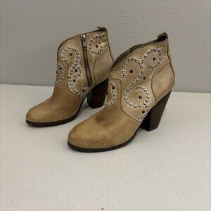 Steve Madden Leather Studded Western Booties Tan  Size 8.5